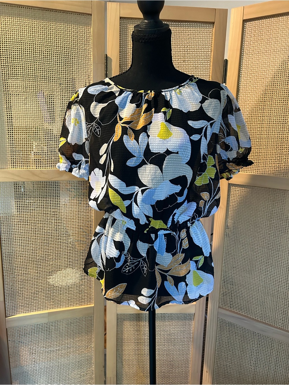 Who What Wear Black Floral Puff Sleeve Peplum Blouse Size M NWOT